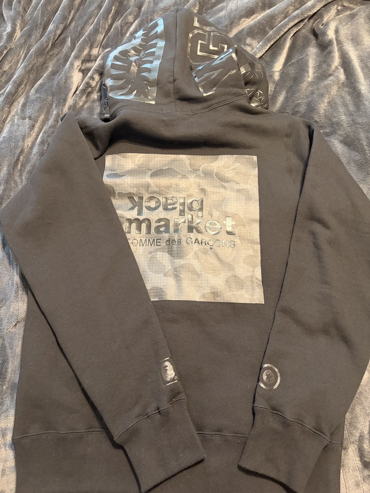 Bape A Bathing Ape x COMME des GARÇONS Black Market Shark Hoodie Size US L / EU 52-54 / 3 - 1 Thumbnail