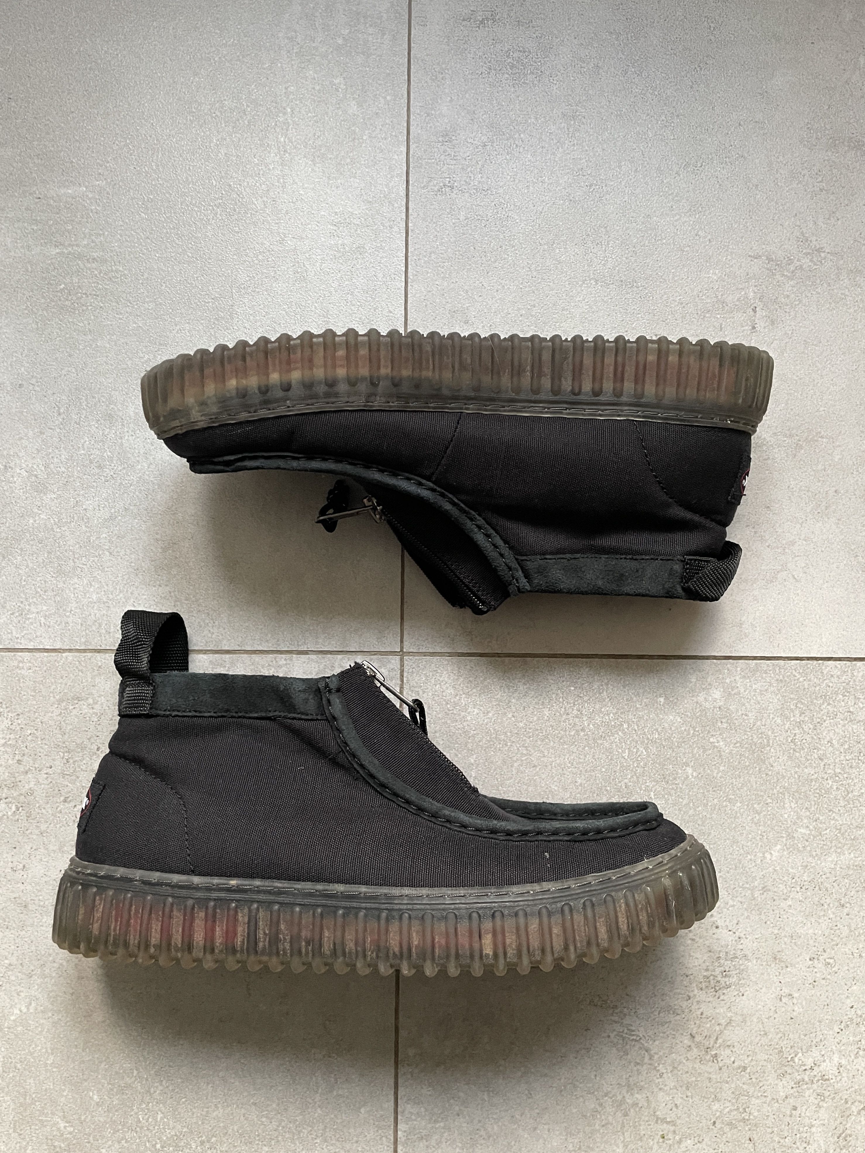 Clarks CLARKS X EASTPAK WALLABE BLACK SNEAKERS Size US 11 / EU 44 - 7 Thumbnail
