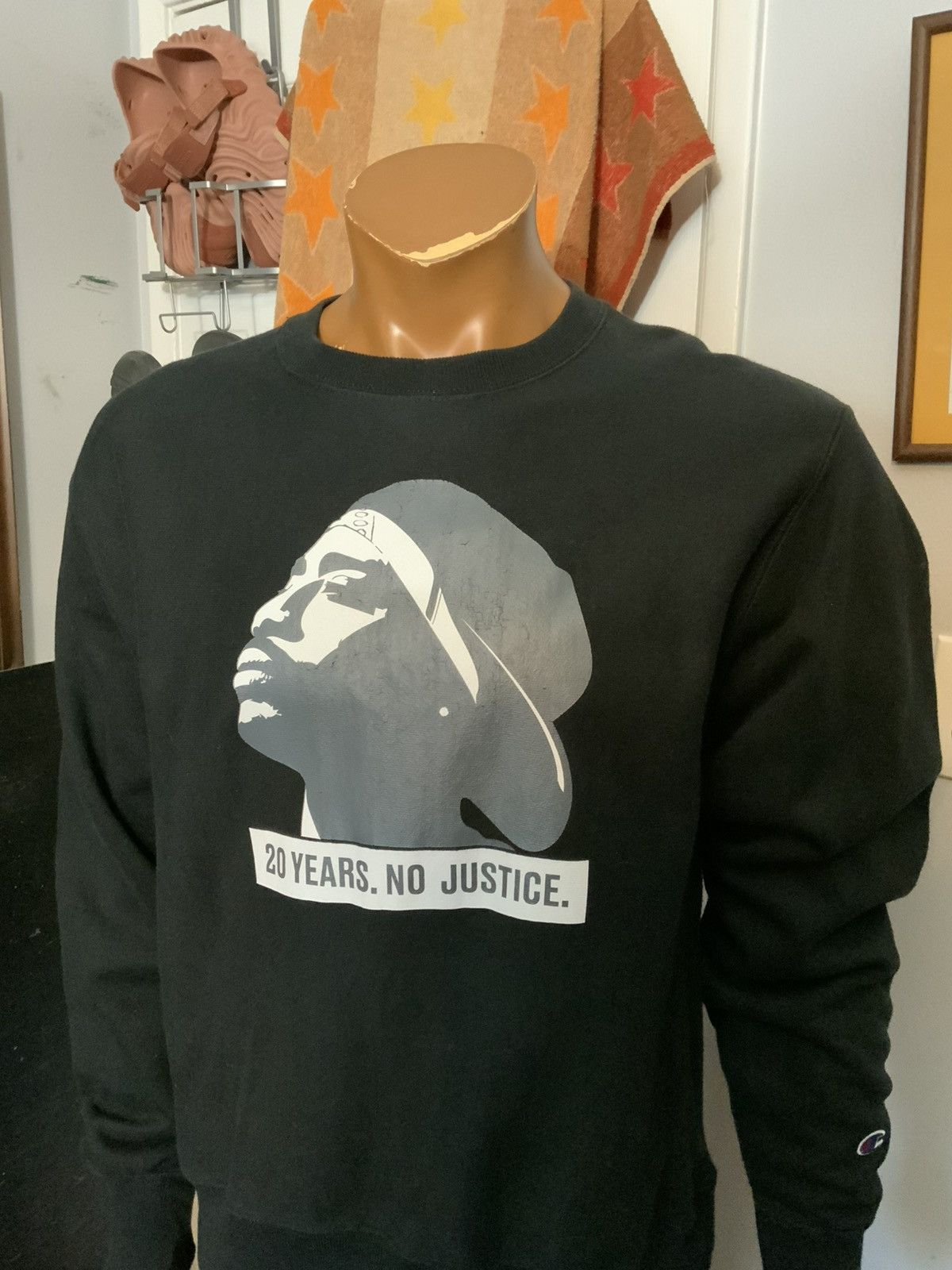 Champion Champion Reverse Weave Unsolved Tupac Shakur Sweatshirt Size US M / EU 48-50 / 2 - 8 Thumbnail