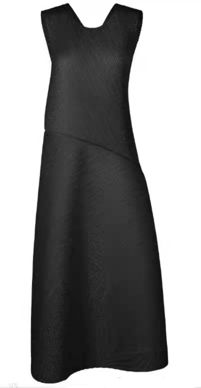 Issey Miyake Issey Miyake size:2 Black mainline dress Size S / US 4 / IT 40 - 1 Thumbnail