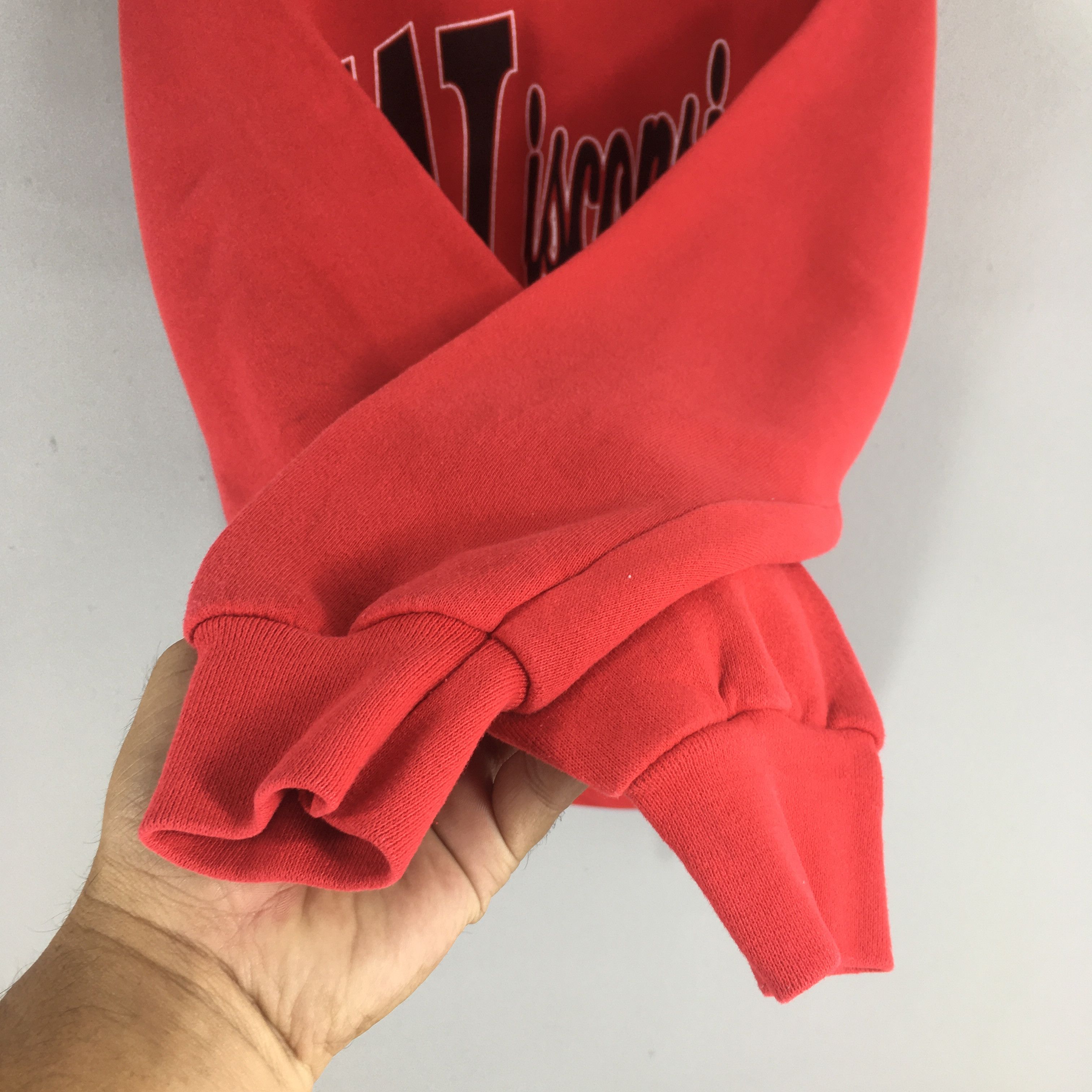 NCAA × Vintage Vintage Wisconsin Badgers NCAA Red Sweatshirt Large Size US L / EU 52-54 / 3 - 4 Thumbnail