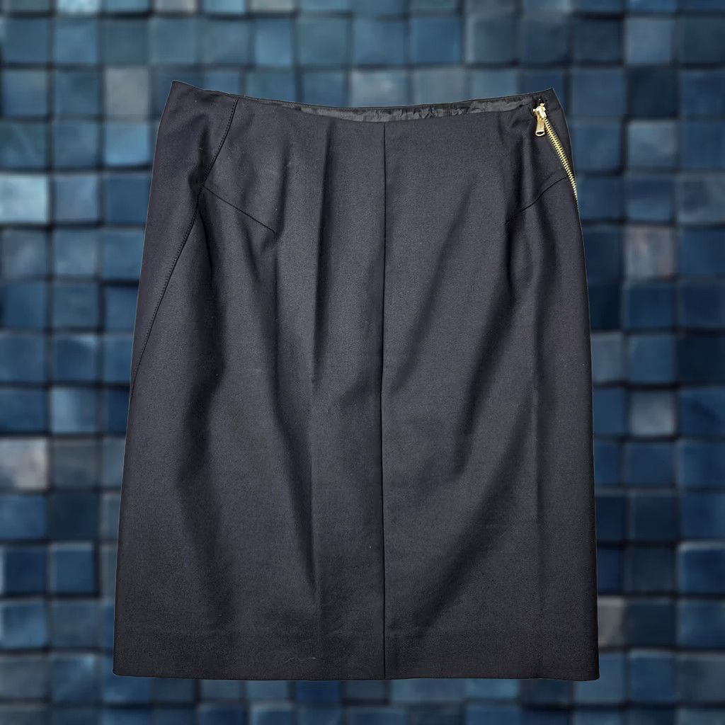 Vintage Carlisle Women's Gray Straight Pencil Skirt Size 10, Short, All Seasons, Dry Clean Only, Button Accent, Zip Closure Size 32" / US 10 / IT 46 - 1 Thumbnail
