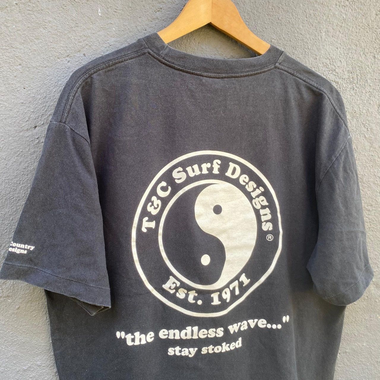 Sun Surf Thrashed Faded 90s T&C Surfing Brand Tee Size US XL / EU 56 / 4 - 2 Thumbnail