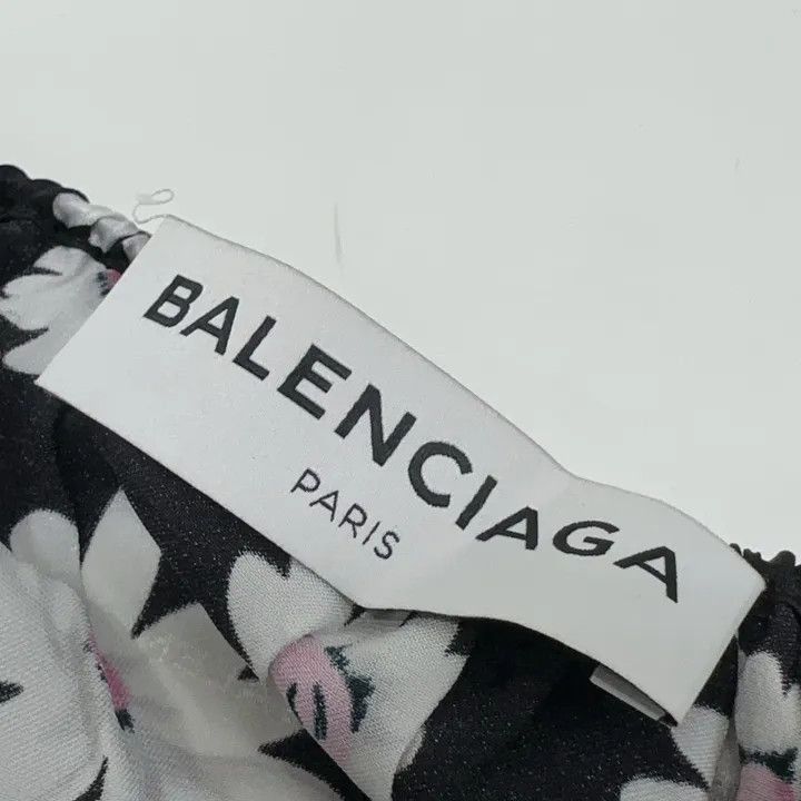 Balenciaga Balenciaga Balenciaga Floral Print Long Sleeve TShirt -250 Size US XXS / EU 40 - 7 Thumbnail