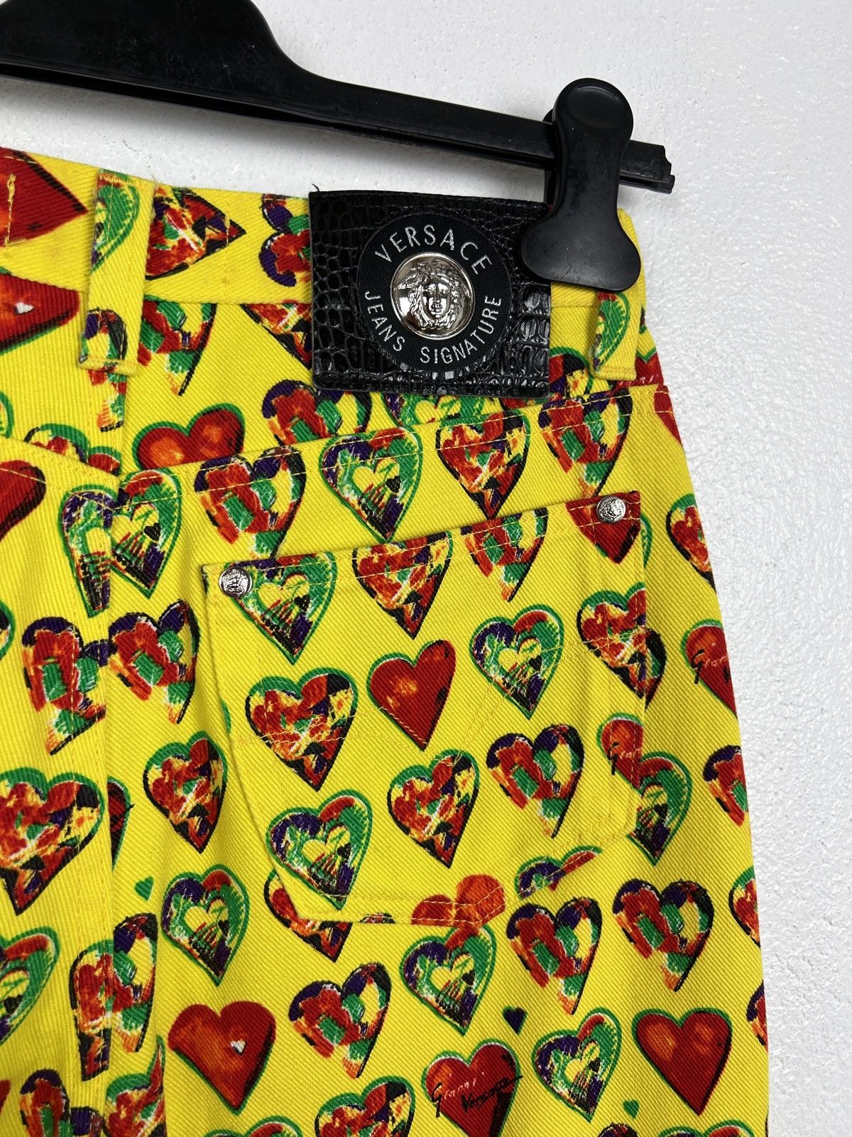 Versace 90s Vintage 1997 Gianni Versace Signature Heart Print Pants Size 28" / US 6 / IT 42 - 8 Thumbnail