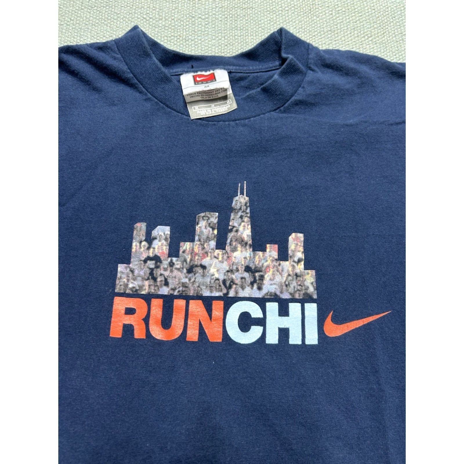 Nike VINTAGE Nike Long Sleeve T-Shirt Men M Blue Chicago City Graphic Swoosh 90s (1990s) Size US M / EU 48-50 / 2 - 2 Thumbnail