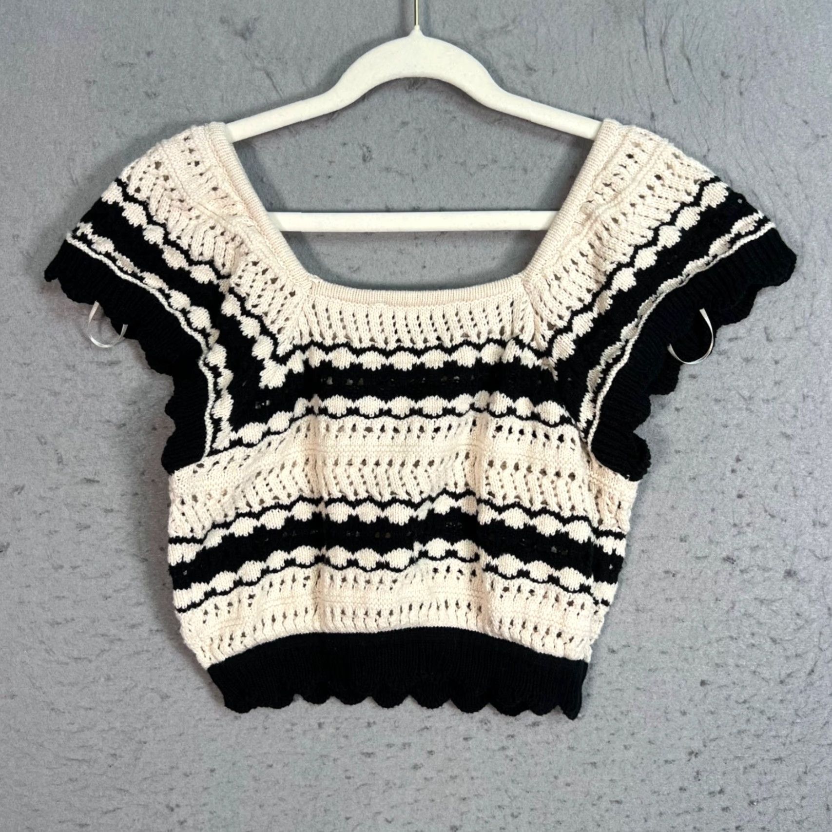 Vintage Freshman 1996 Womens Size Small Black & White Crochet Knit Top Cotton Blend Vintage No Brand Freshman 1996 Top Cropped Crochet Pattern Striped Size S / US 4 / IT 40 - 2 Thumbnail