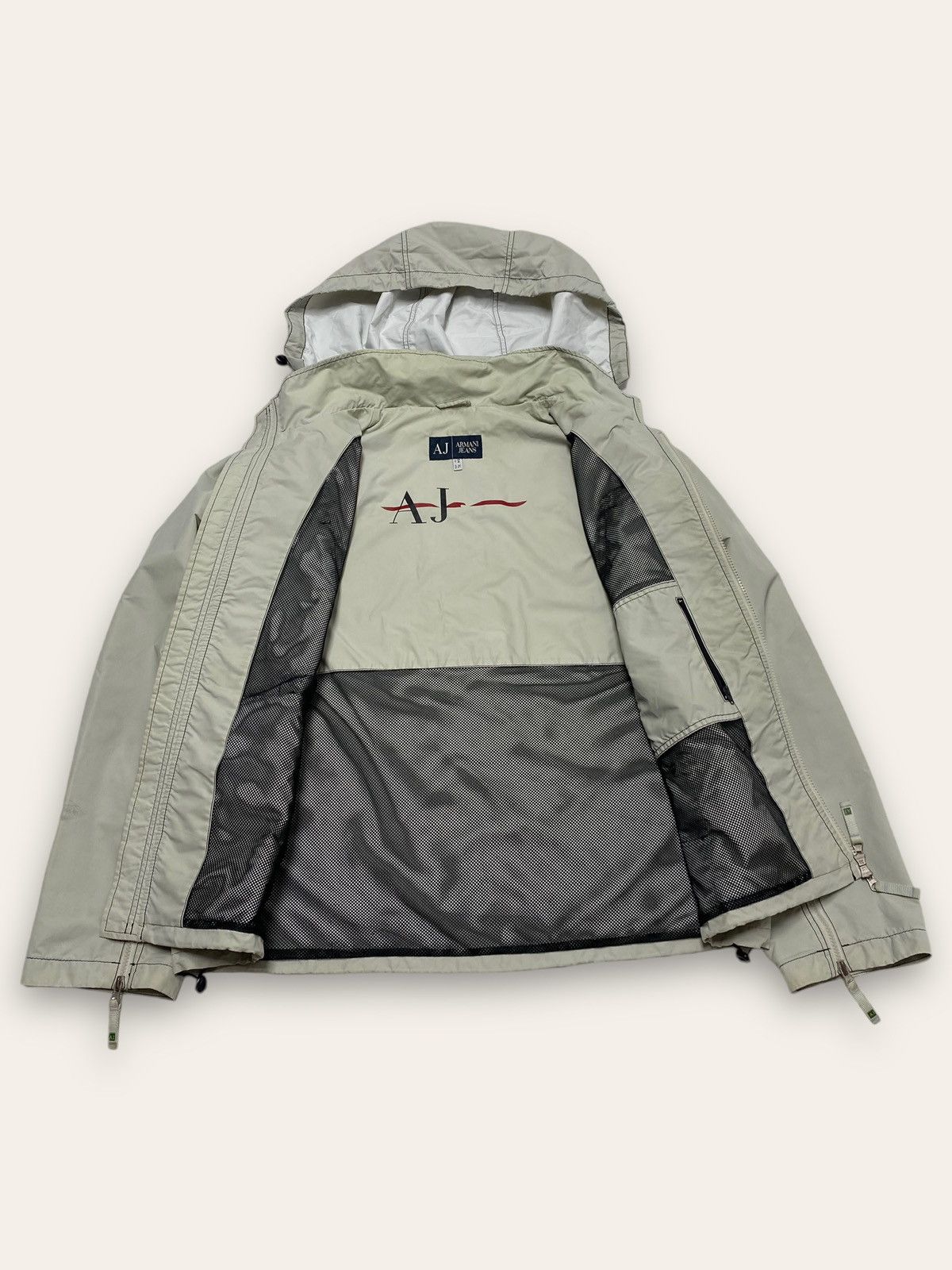 Armani Vintage ARMANI JEANS Grey Lightweight Hood Jacket Shell Size US XL / EU 56 / 4 - 5 Thumbnail