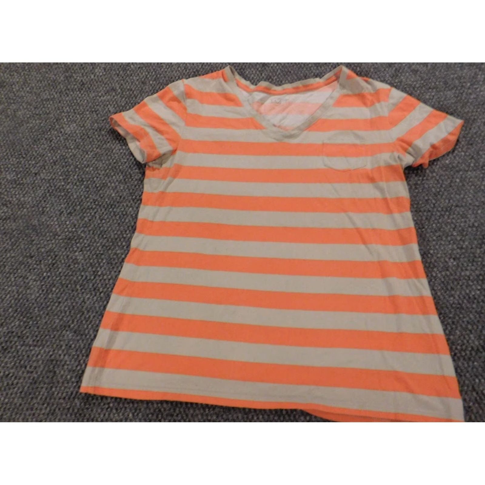 Ann Taylor Ann Taylor Loft Blouse Shirt Womens M Gray Striped Crew Neck Pullover Casual Short Sleeve Button Oxygen? (Note: Please verify) Size M / US 6-8 / IT 42-44 - 2 Thumbnail