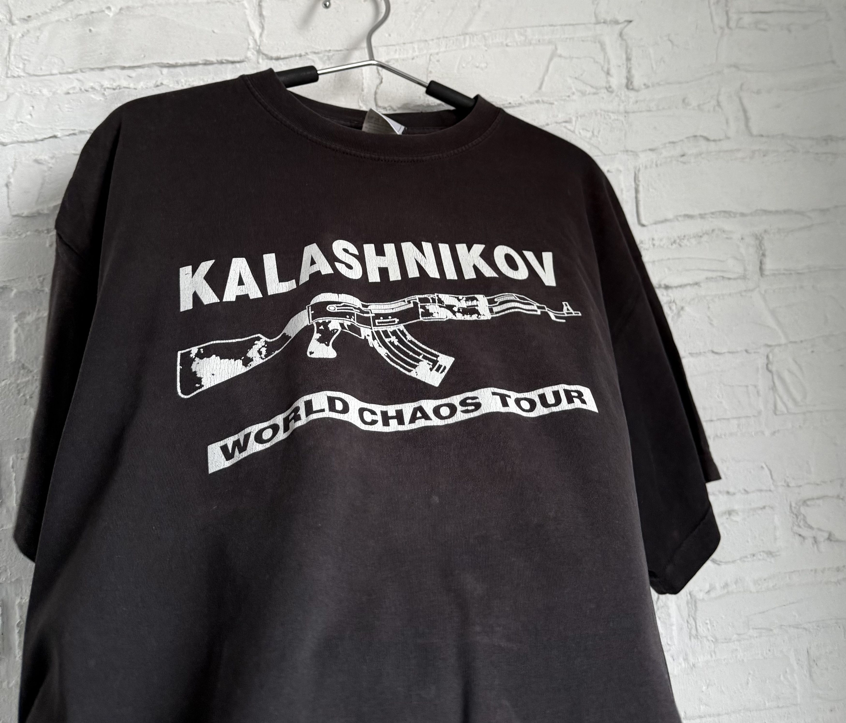 Band Tees Vintage Kalashnikov world chaos tour t-shirt Size US L / EU 52-54 / 3 - 7 Thumbnail