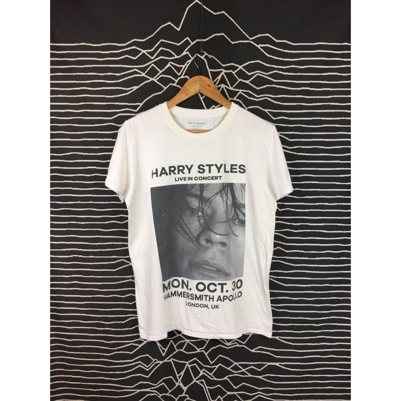 Band Tees Harry Styles Live In Concert Hammersmith Apollo London Tee Size US M / EU 48-50 / 2 - 2 Thumbnail