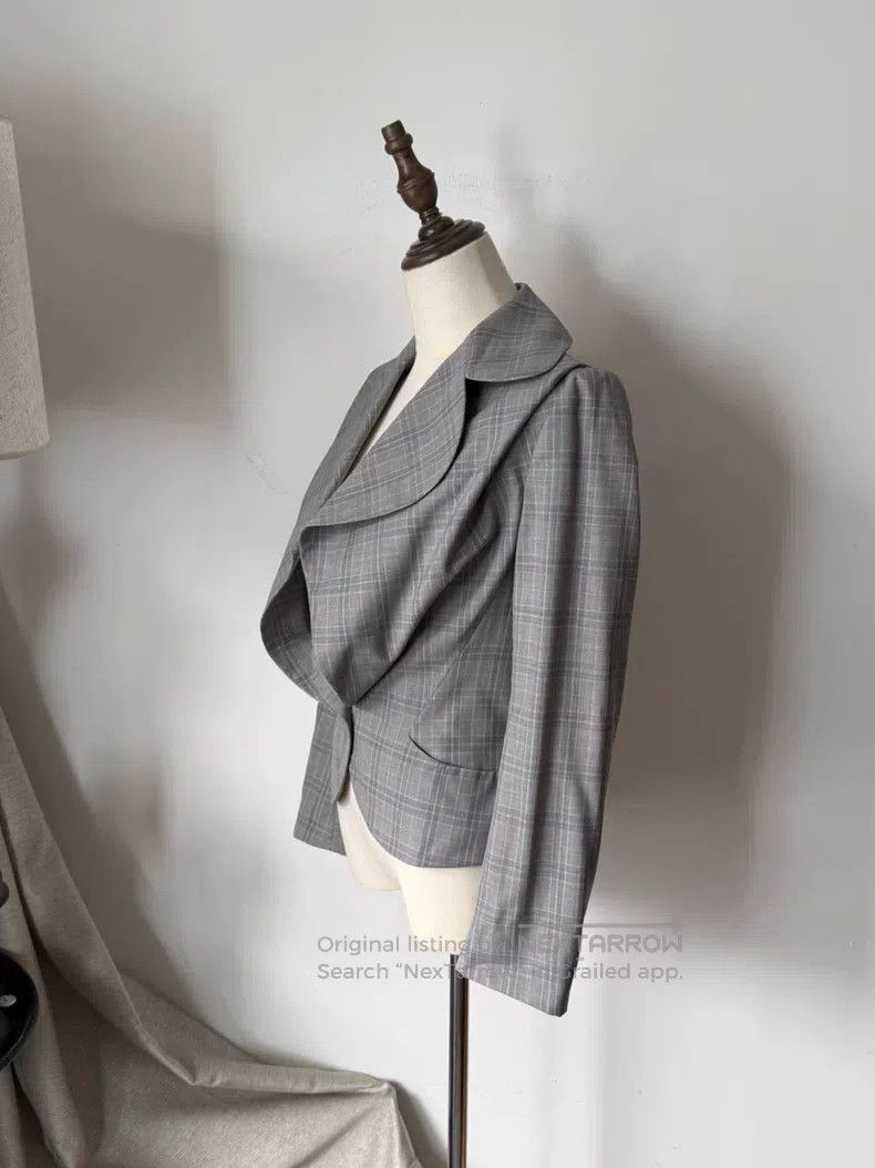 Vivienne Westwood Vivienne Westwood Vintage Gray Plaid Heart Neckline Blazer Size S / US 4 / IT 40 - 2 Thumbnail