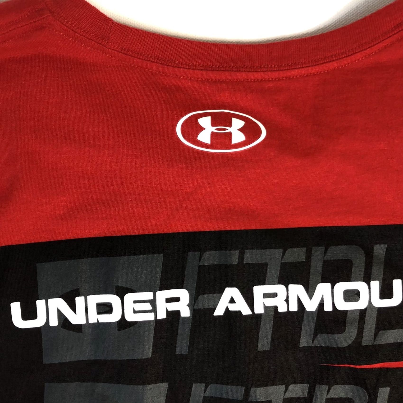 Under Armour Under Armour FTBL Red Graphic Print T-Shirt Mens XL C102 Size XL Red Graphic Print Logo Short Sleeve Round Neck Size US XL / EU 56 / 4 - 5 Thumbnail