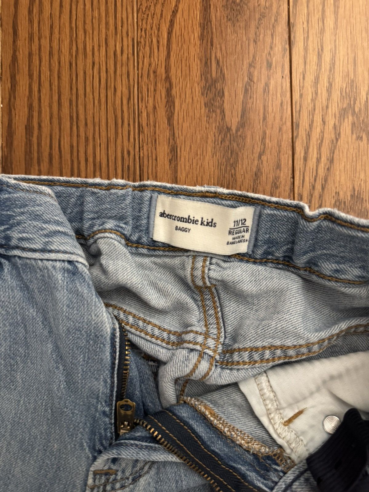 Abercrombie & Fitch KIDS baggy jeans Size US 26 / EU 42 - 2 Thumbnail
