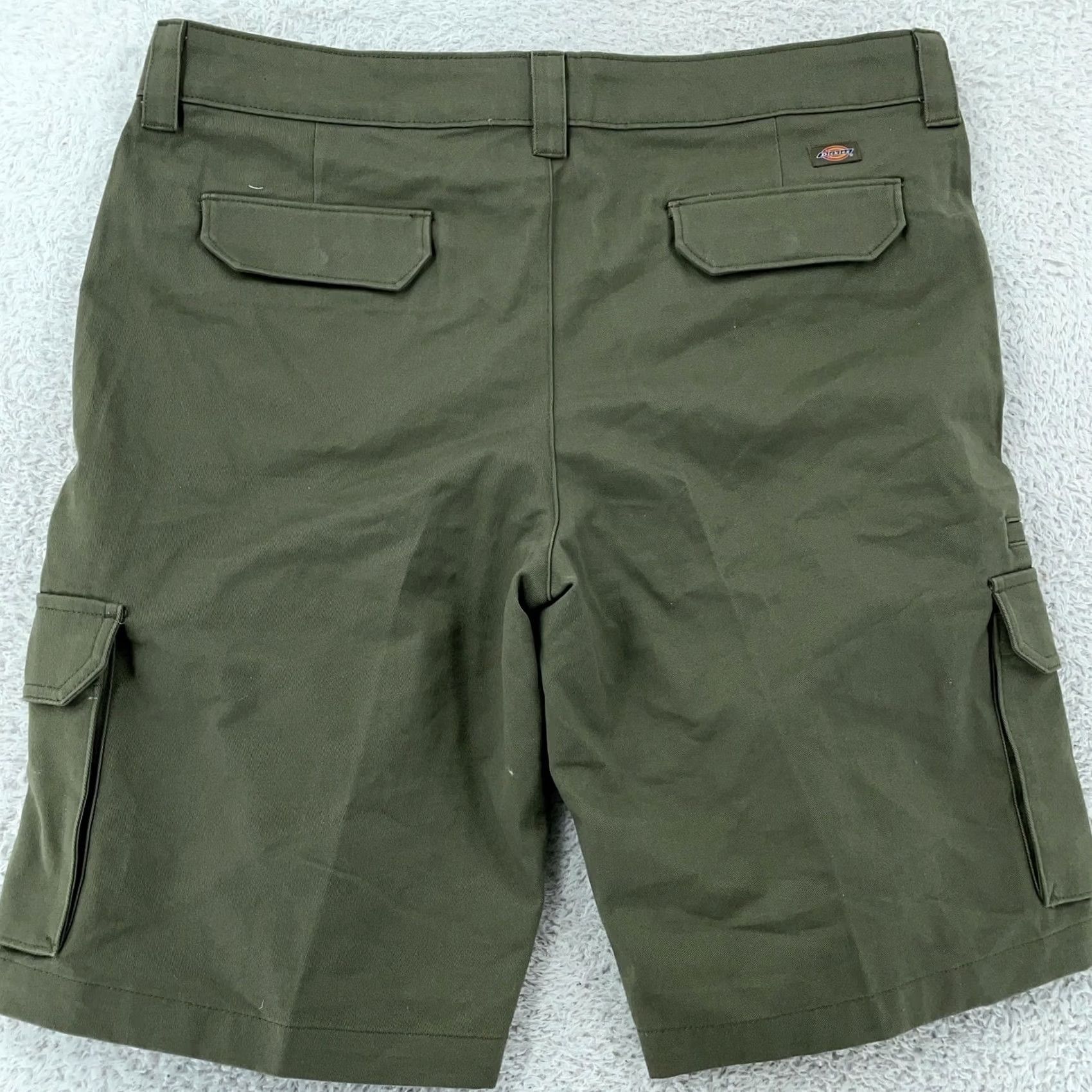 Dickies Dickies Cargo Shorts Womens 14 Olive Green Relaxed Fit Twill 38x11 Casual Workwear Boys? Size 36" / US 14 / IT 50 - 2 Thumbnail