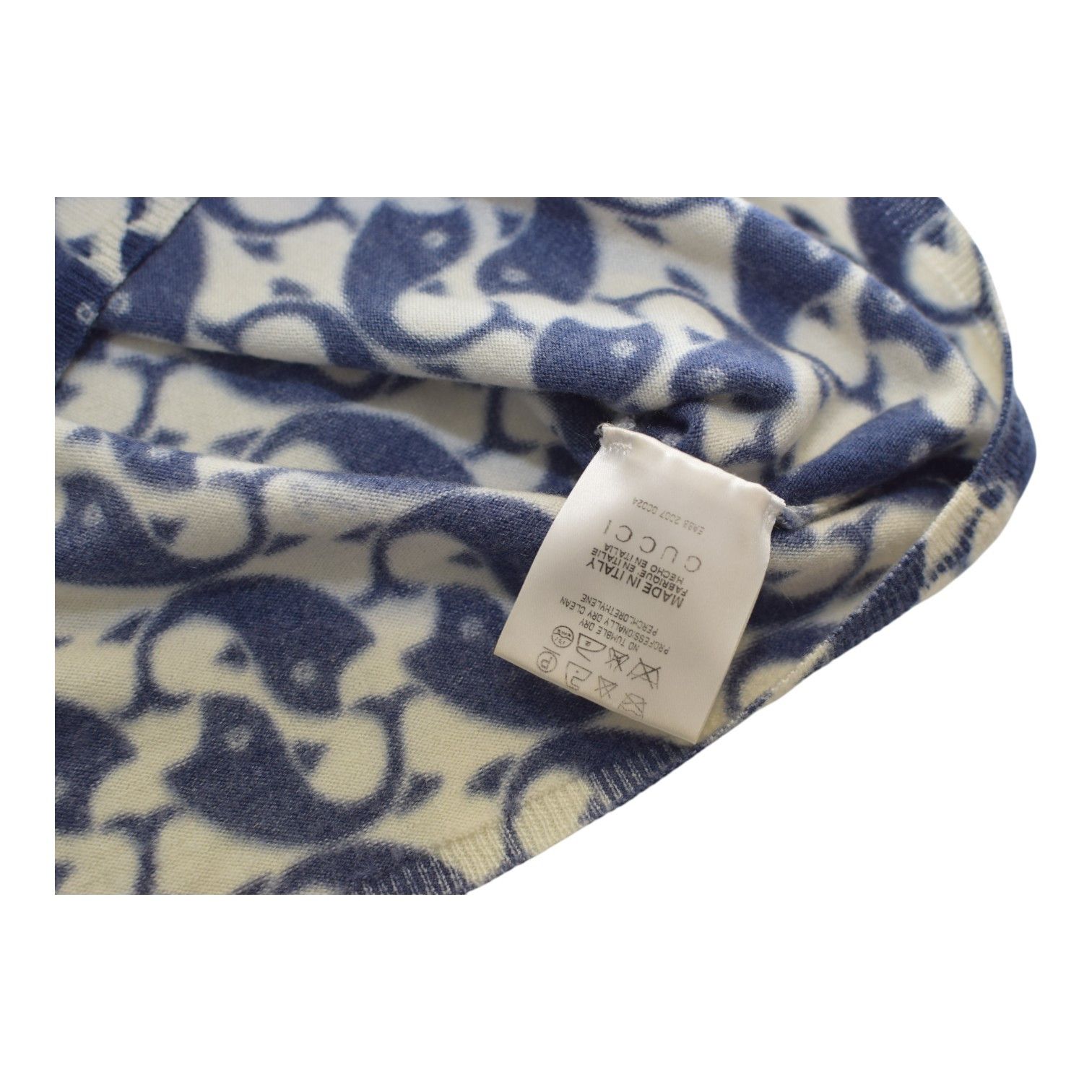 Gucci Gucci Blue & White Fish Print Short Sleeve 100% Cashmere Size M / US 6-8 / IT 42-44 - 7 Thumbnail