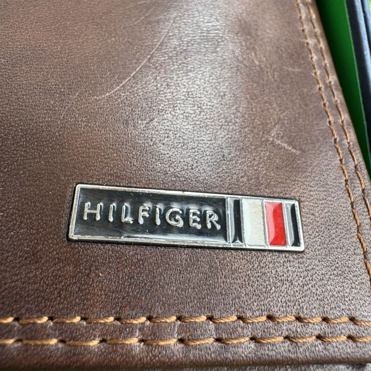 Tommy Hilfiger × Vintage Tommy Hilfiger Brown Genuine Leather Bi-Fold Wallet Size ONE SIZE - 2 Thumbnail