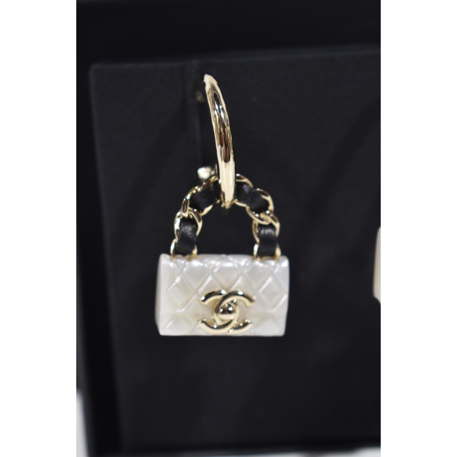 Chanel Chanel Quilted Bag Gold CC Logo Dangle Drop Hoop Earrings Size ONE SIZE - 5 Thumbnail
