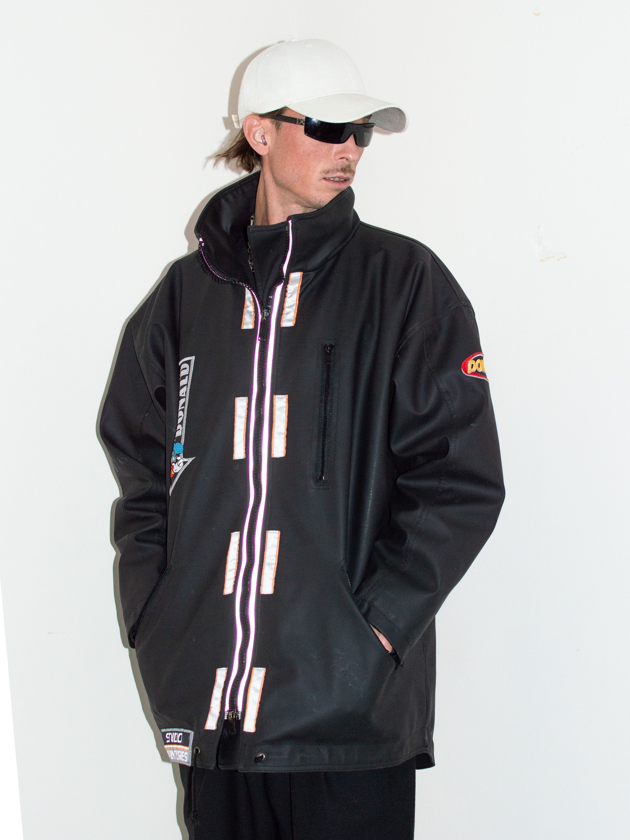 Japanese Brand × Vintage Rare Embroidered Donald Duck Snowboarding Streetwear Jacket Size US XL / EU 56 / 4 - 5 Thumbnail