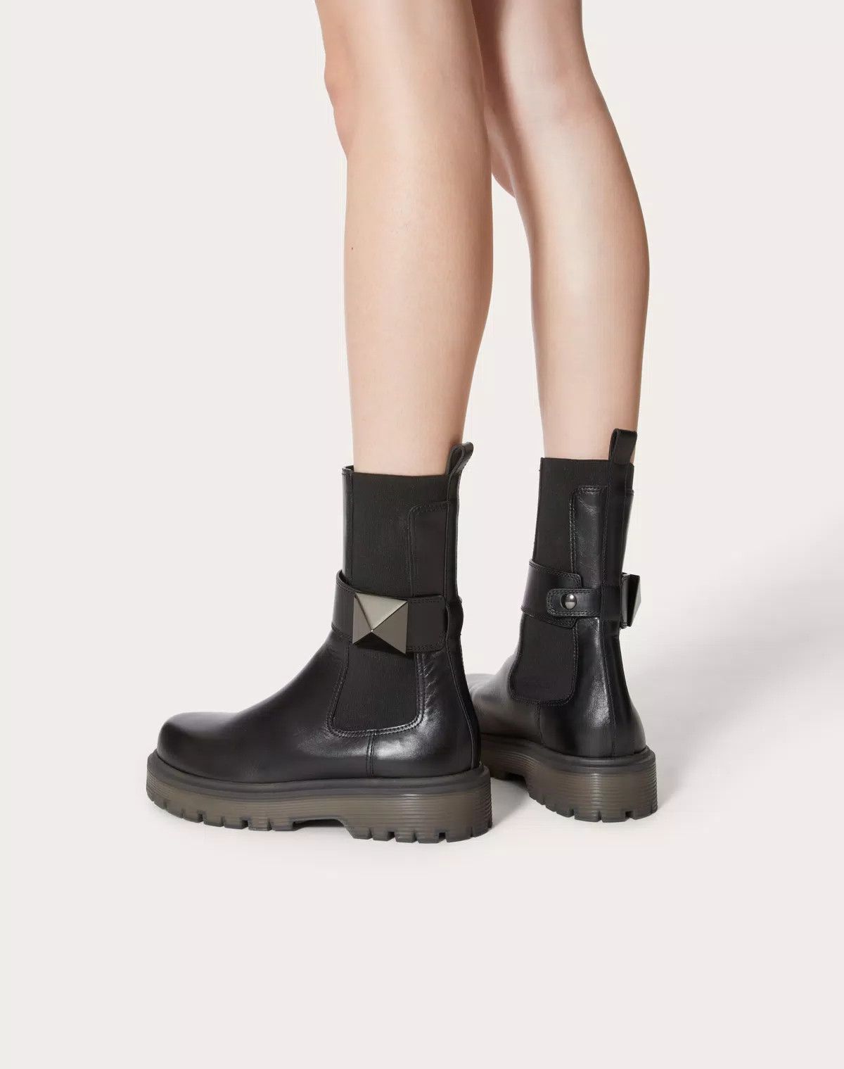 Valentino o1s1wg110426 One Stud Beatle 45mm Boots in Calfskin Black Size US 6 / IT 36 - 6 Thumbnail