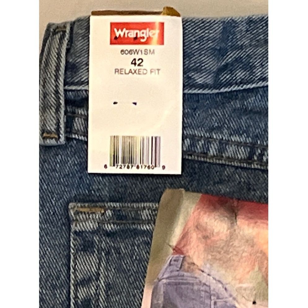 Wrangler Wrangler Men's Relaxed Fit Denim Short - Size: 42 - Blue NEW Size US 42 / EU 58 - 4 Thumbnail