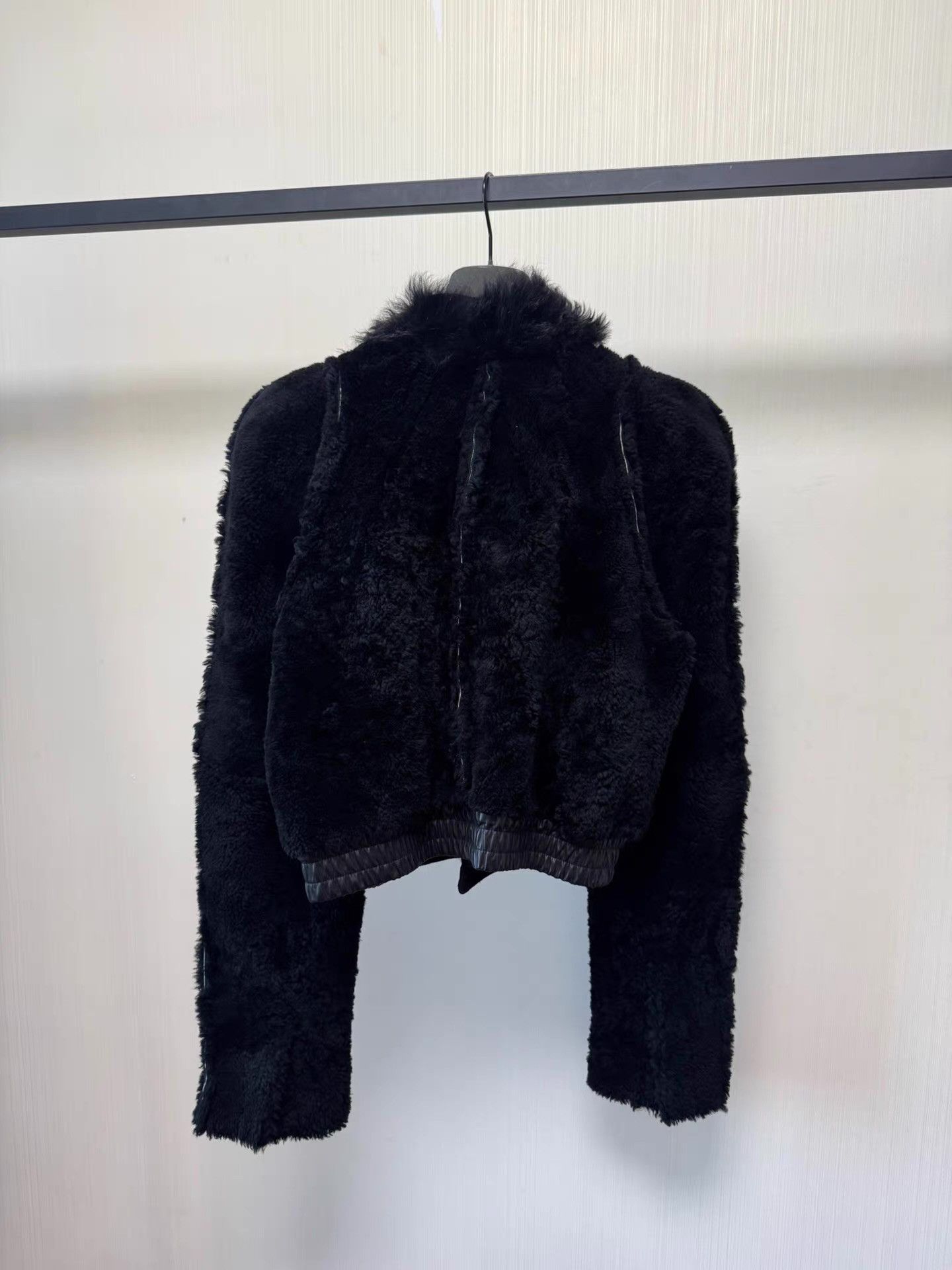 Rick Owens Rick Owens LARRY shearling padded shoulder fur Q8 Size US M / EU 48-50 / 2 - 4 Thumbnail