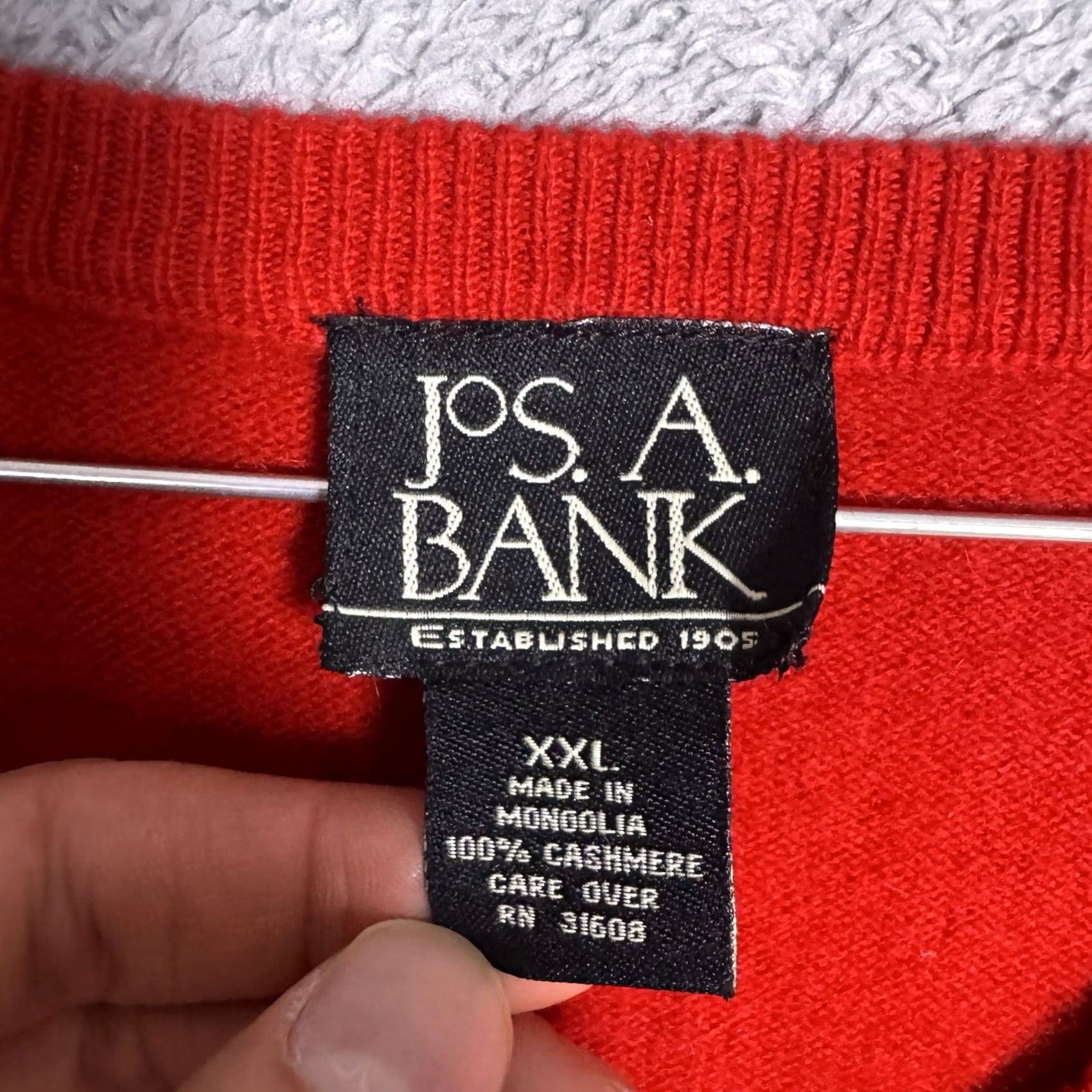 Jos. A. Bank Jos A. Bank Cashmere Velvet Sweater Mens XXL 4XL Mongolian V-Neck Long Sleeve Jumper Quiet Luxury Travel Red Size US XXL / EU 58 / 5 - 5 Thumbnail