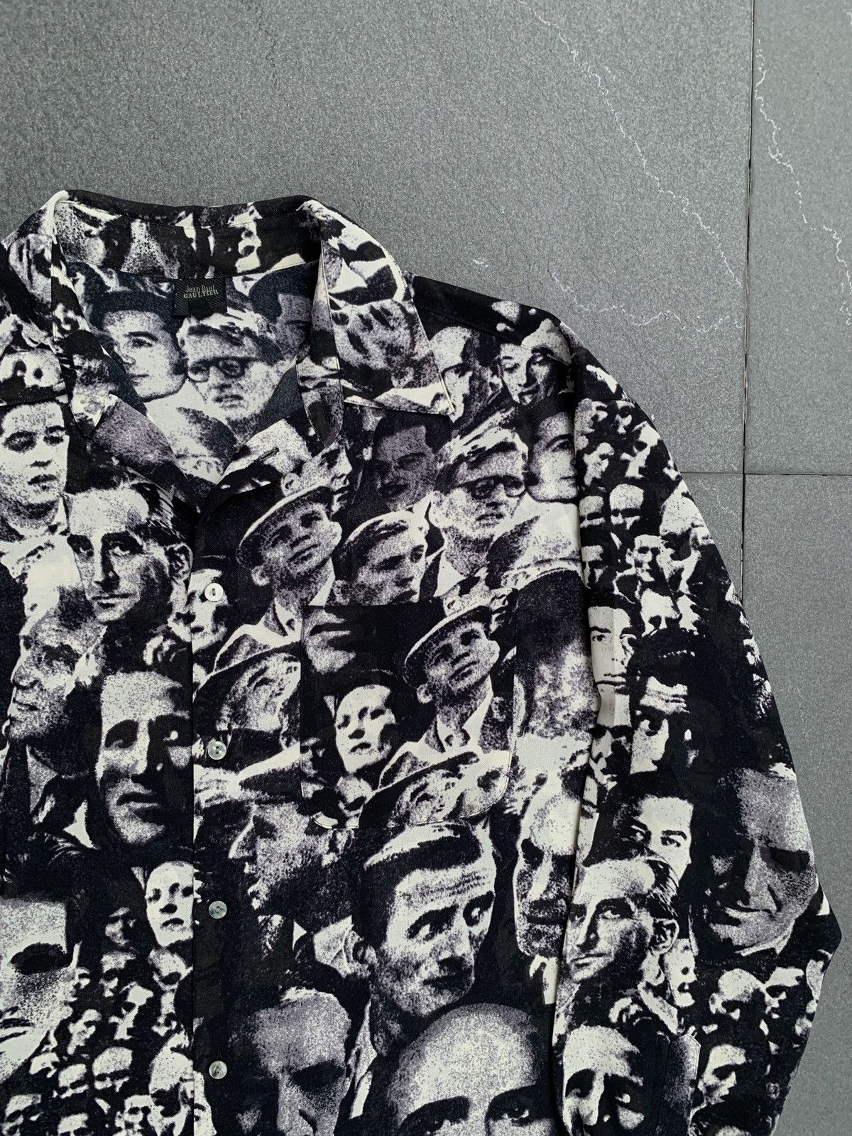 トップス Jean Paul Gaultier Homme archive shirt Jean Paul Gaultier 1992 Archive Faces Polyester Camp Collar Shirt