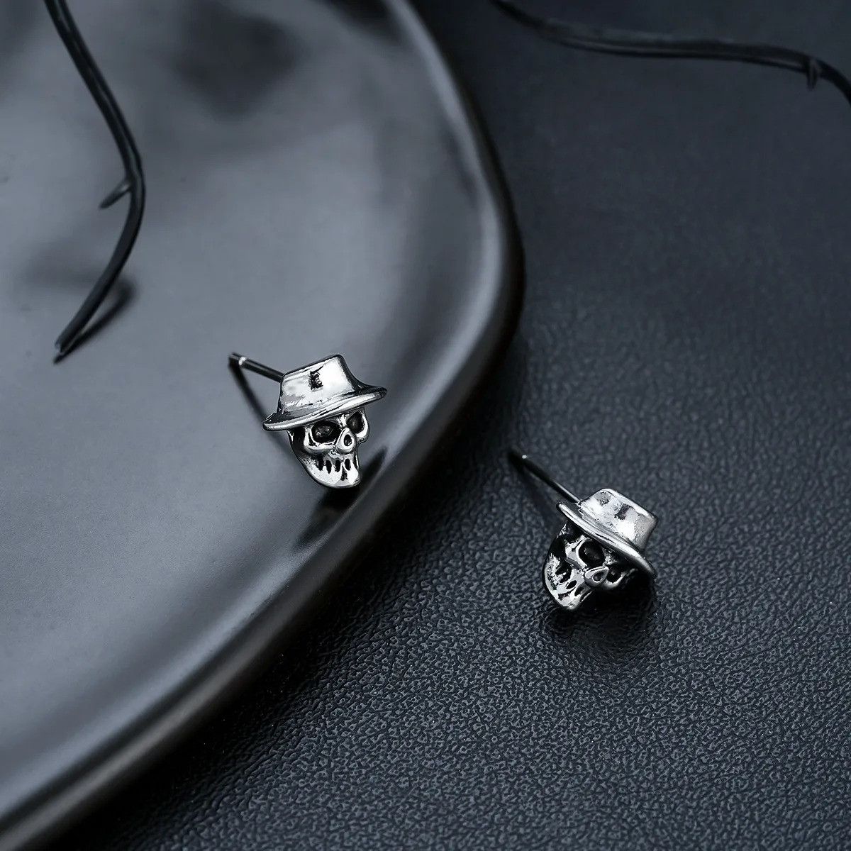 Jewelry Halloween Skull Head Earrings Size ONE SIZE - 2 Thumbnail