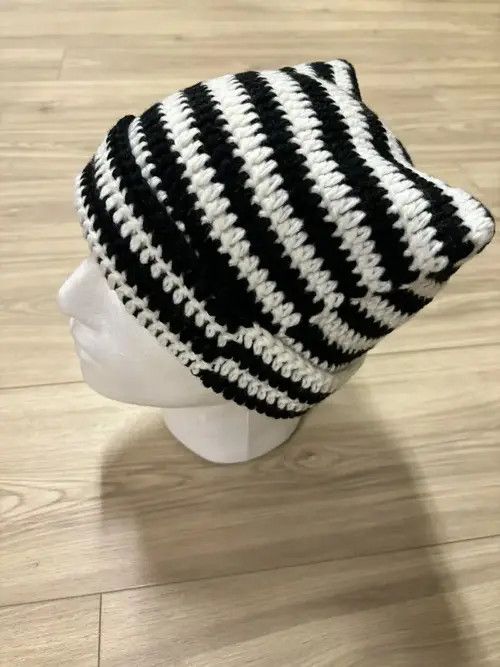 Japanese Brand Minako x Iriki O31 - Knitted Ears Beanie (black/white) Size ONE SIZE - 2 Thumbnail