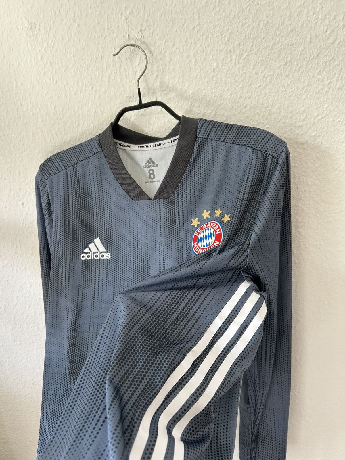 Adidas FC Bayern München Authentic Jersey longsleeve Size US M / EU 48-50 / 2 - 3 Thumbnail