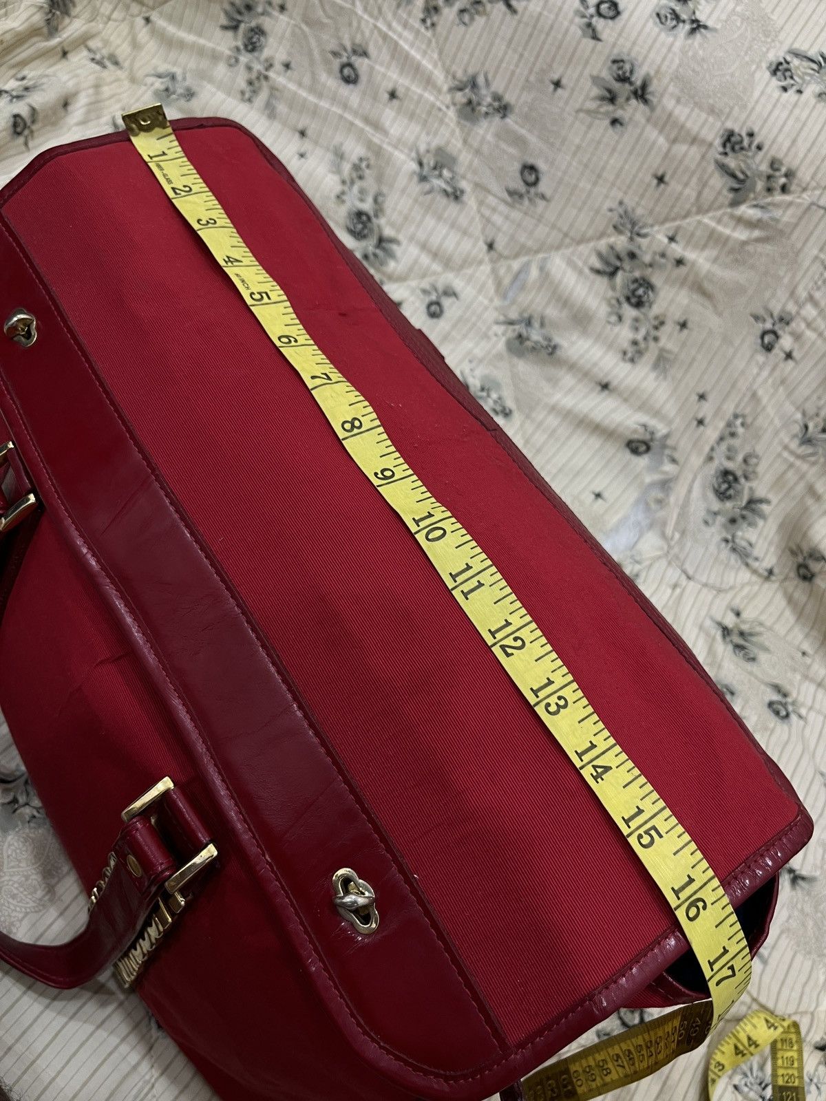 Designer × Moschino 🔥🔥🔥STEALS MOSCHINO TRAVEL BAG Size ONE SIZE - 18 Thumbnail