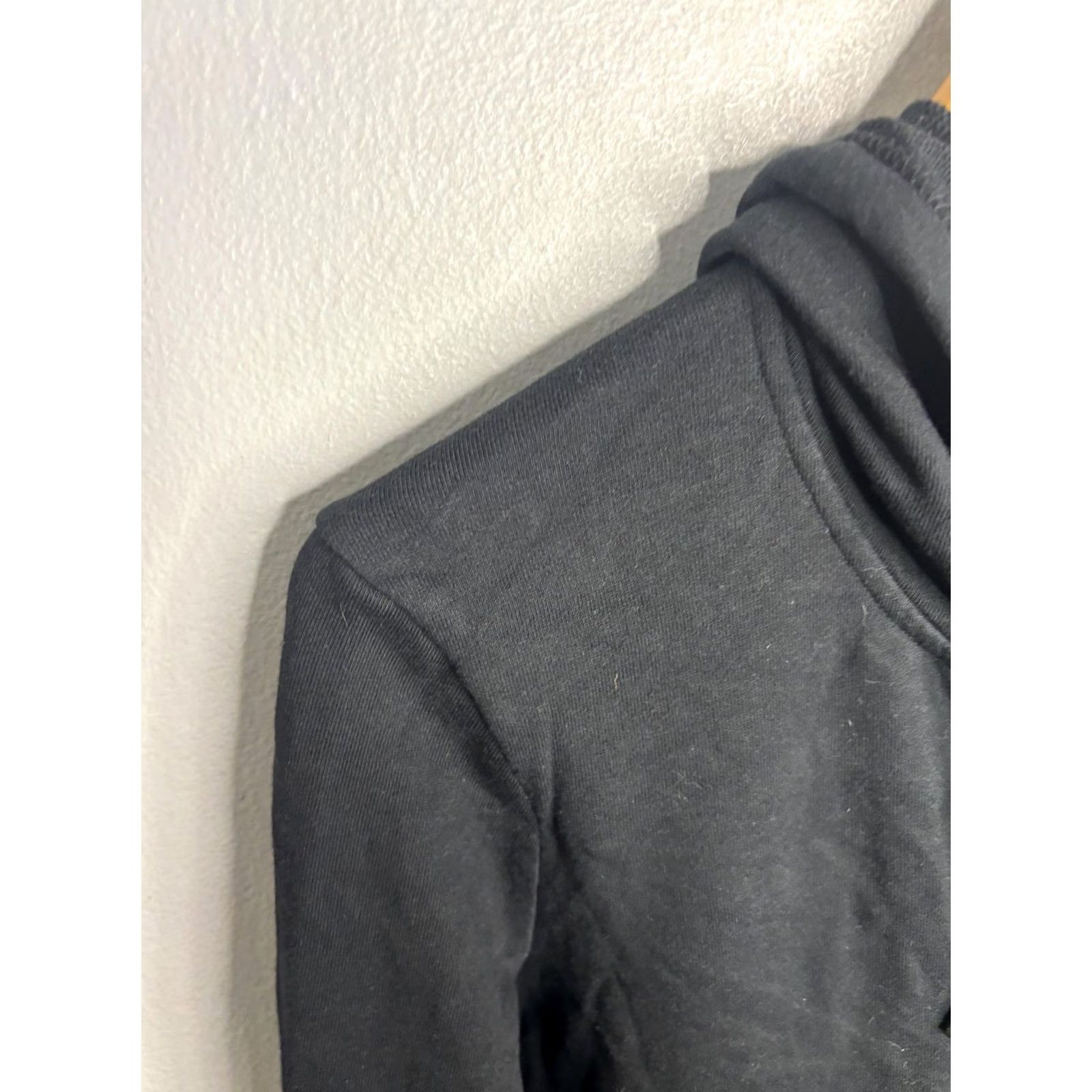 Armani Exchange VINTAGE Armani Exchange Hoodie Womens Large Black Full Zip Hooded Sweatshirt Rhinestone Logo Size L / US 10 / IT 46 - 3 Thumbnail