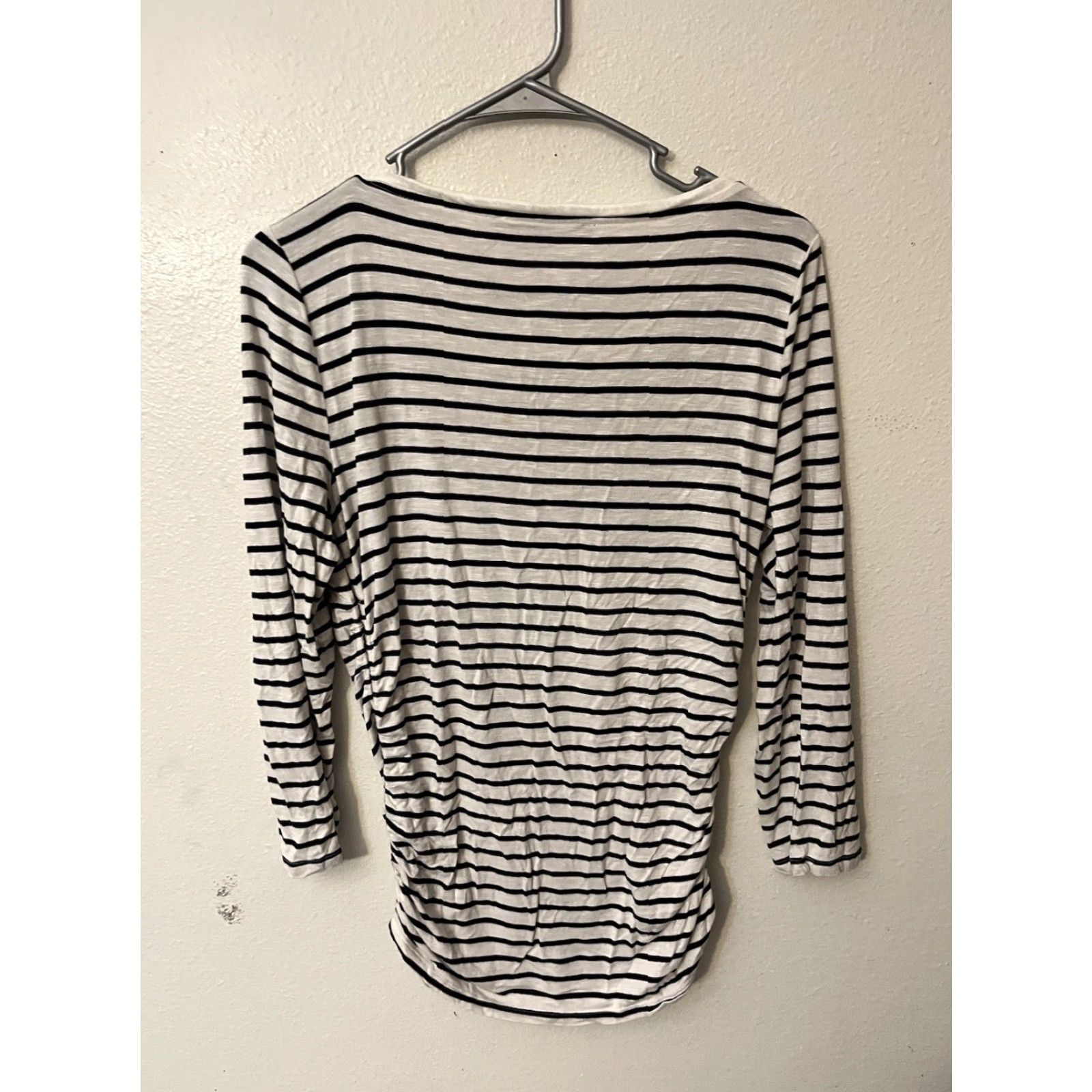 White House Black Market White House Black Market Blouse M Woman Striped Round Neck Casual Easy Care Machine Washable Ruched Button Black White Spring Summer Modern Womens Size M / US 6-8 / IT 42-44 - 2 Thumbnail