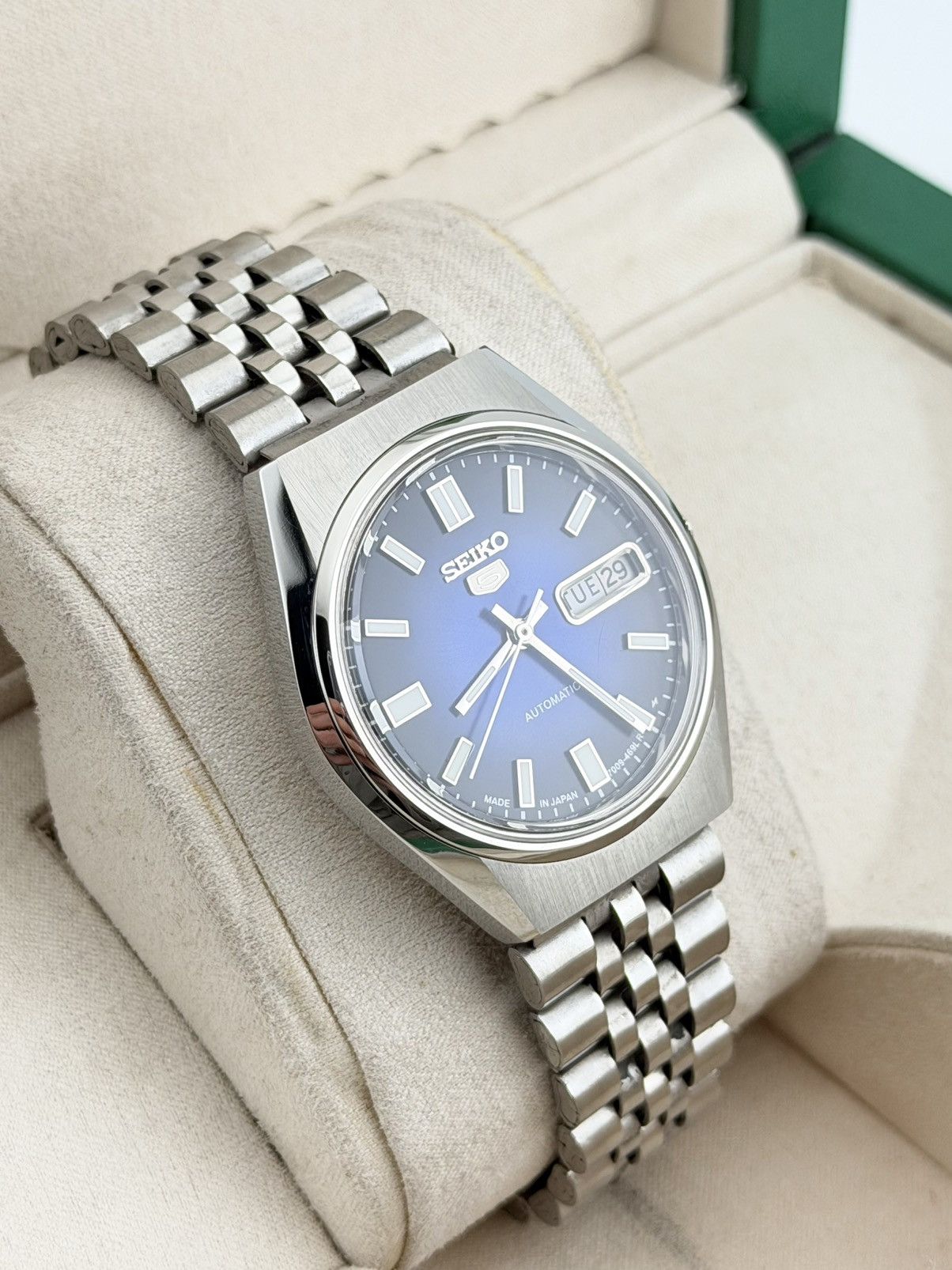 Seiko Vintage Seiko 5 Automatic Blue Dial Wristwatch Japan Watch Size 36 - 3 Thumbnail