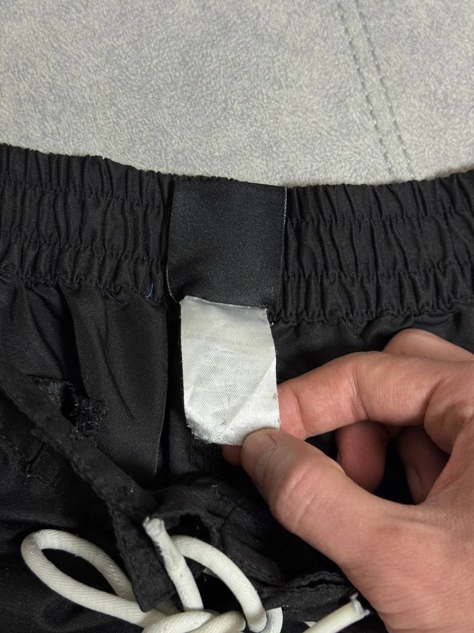 Tapout Vintage Tapout big logo nylon black shorts Size L Size US 34 / EU 50 - 10 Thumbnail