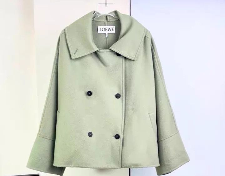 Loewe Loewe solid cashmere/wool overcoat L Size L / US 10 / IT 46 - 1 Thumbnail