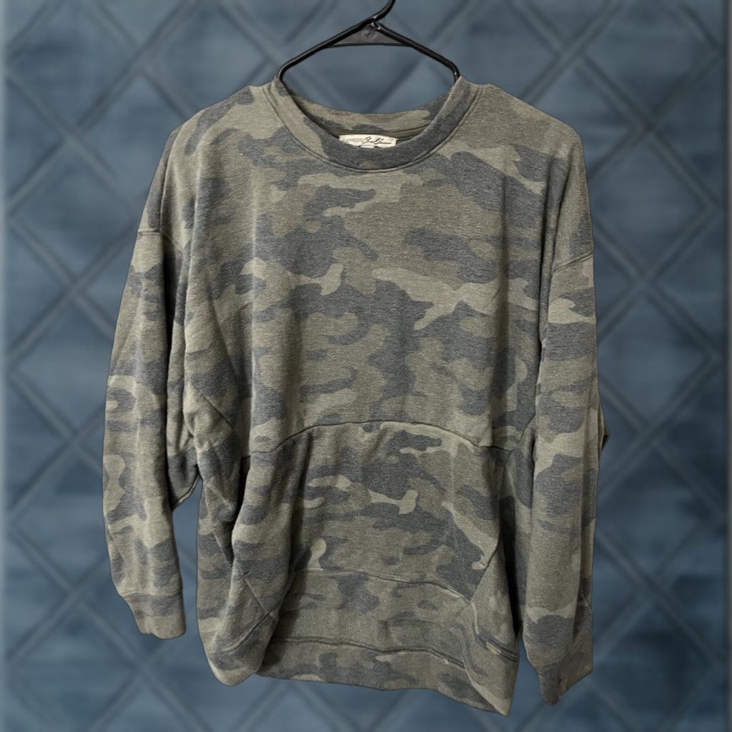 Express Express Sweatshirt Women’s S Green Camo Pullover Crew Neck Casual Size S / US 4 / IT 40 - 1 Thumbnail