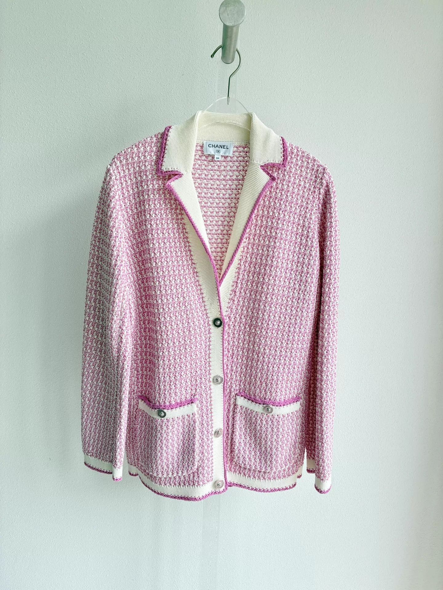 Chanel Chanel 22P Spring/Summer Pink & White Knit Cardigan Size XS / US 0-2 / IT 36-38 - 1 Thumbnail
