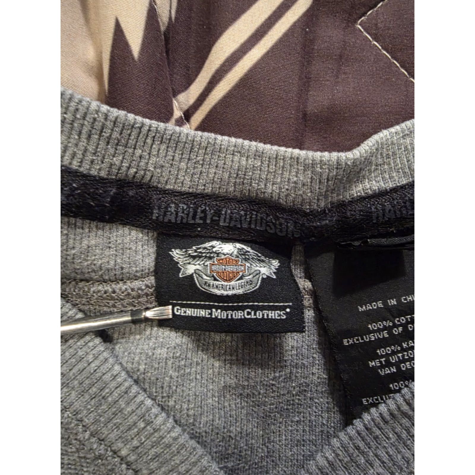 Harley Davidson VINTAGE Harley-Davidson Long Sleeve Thermal Henley Shirt Double Sided Gray 2XL Mens Graphic Print Cotton Knit Embroidered Logo Button T-Shirt Size US XXL / EU 58 / 5 - 6 Thumbnail