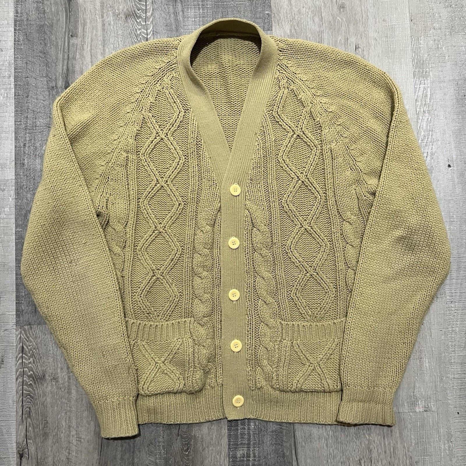 Vintage VTG Cable Knit Beige Two Pocket Cottagecore Cardigan Sweater Size US M / EU 48-50 / 2 - 1 Thumbnail
