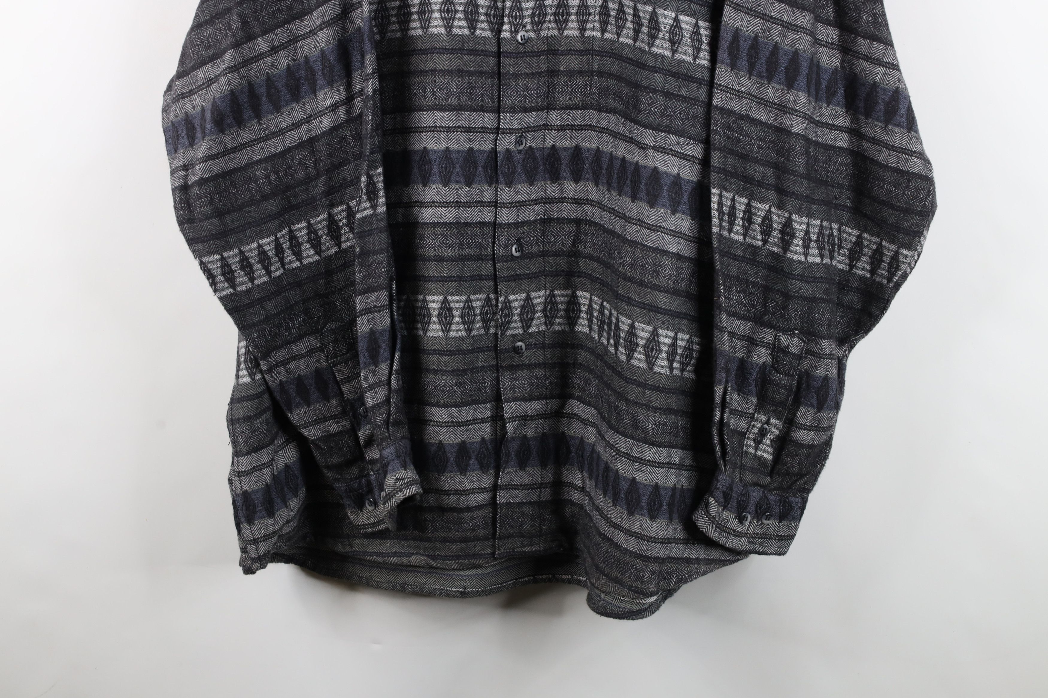 Vintage Vintage 90s Streetwear Geometric Collared Button Shirt Size US XL / EU 56 / 4 - 3 Thumbnail