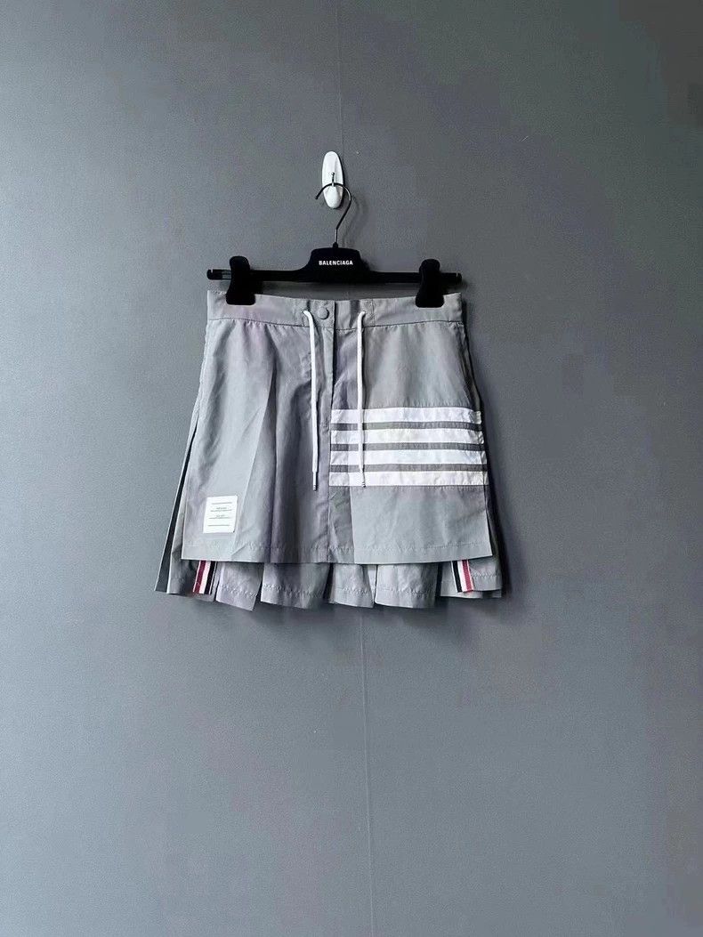 Thom Browne Thom Browne Skirt for Stylish Women-dmc Size US 38 / EU 54 - 1 Thumbnail