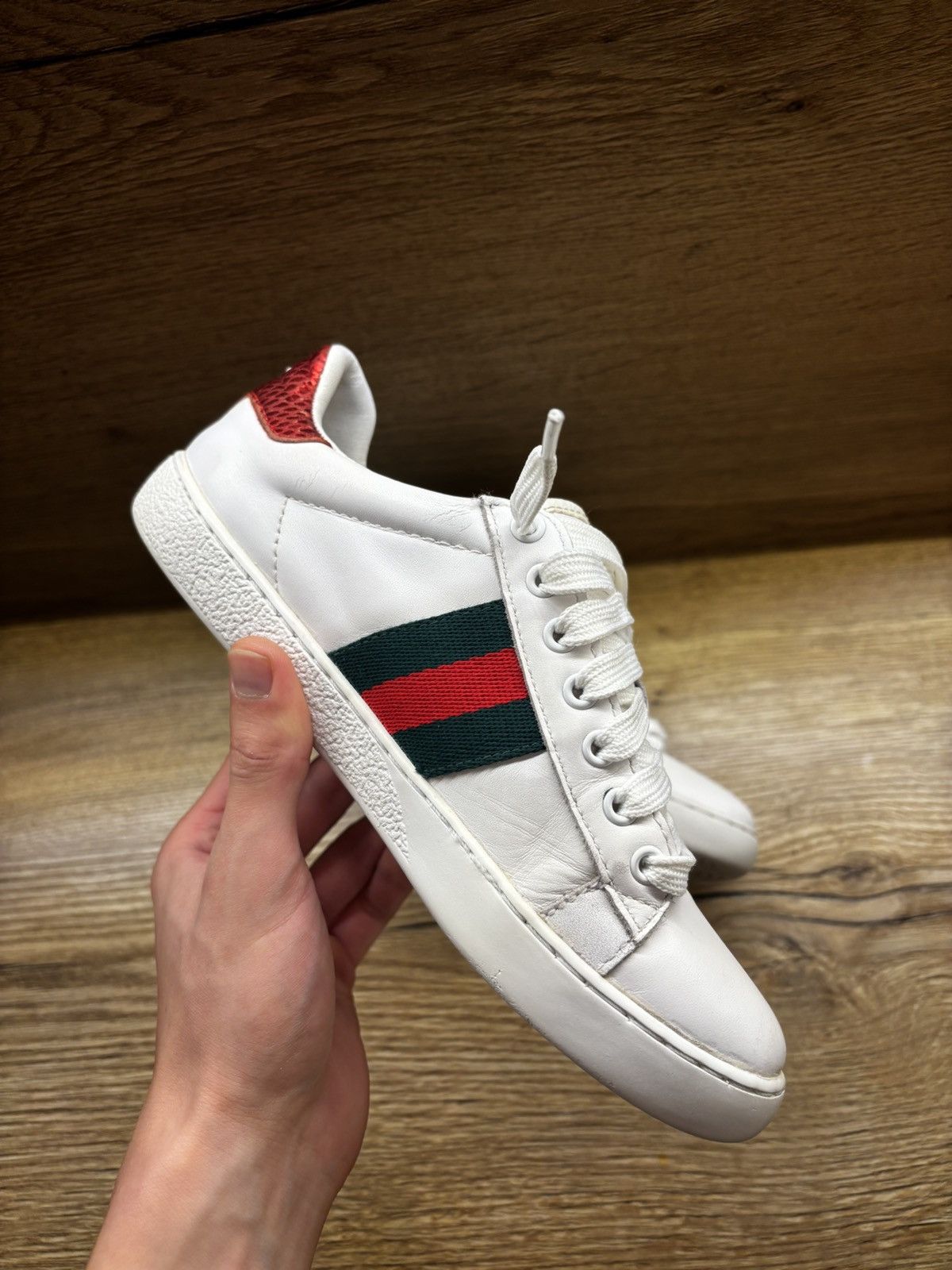 Gucci Gucci women’s casual shoes with little bee ZY209-1 Size US 7 / IT 37 - 11 Thumbnail