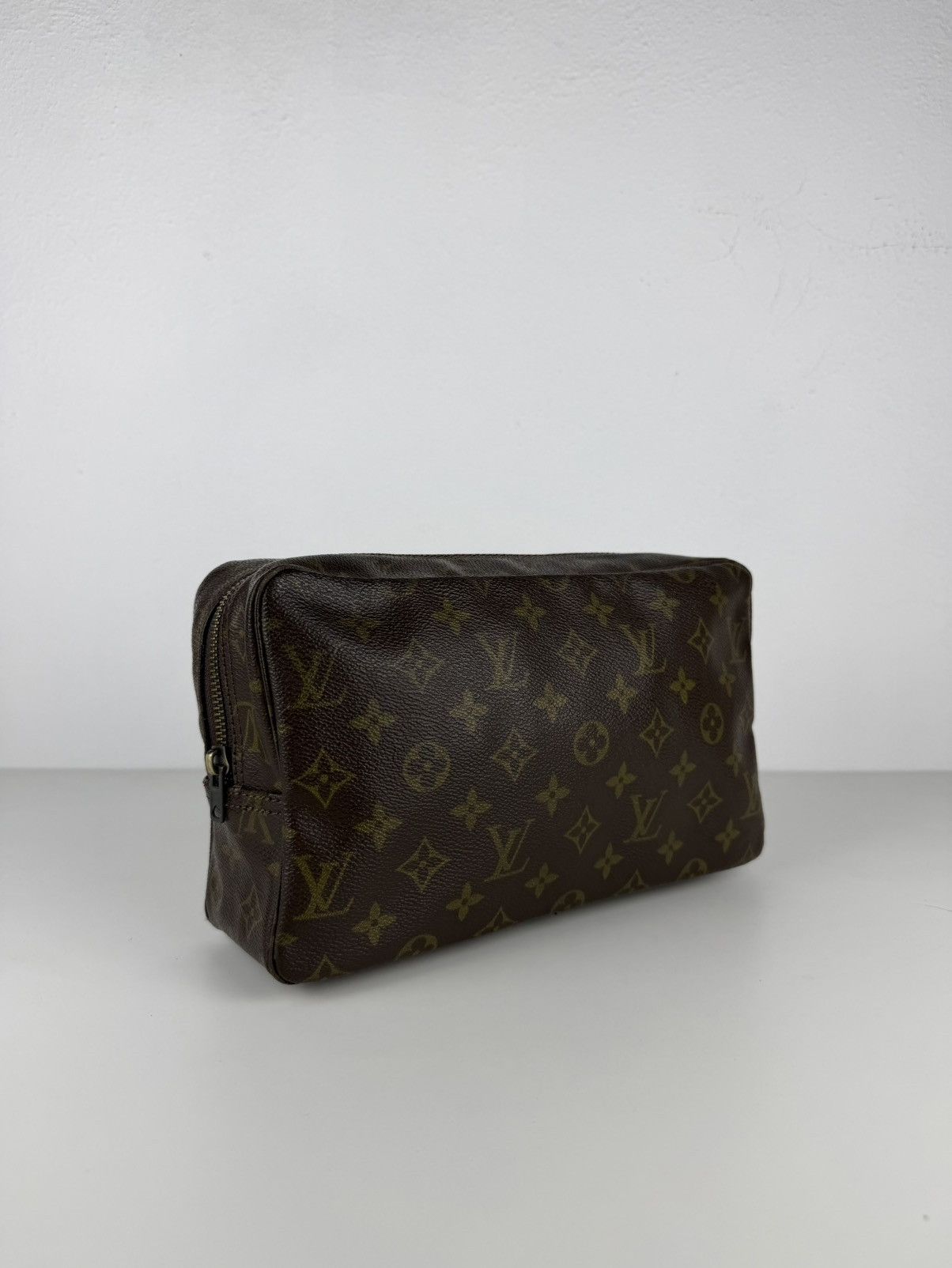 Louis Vuitton Vintage 80s Louis Vuitton monogram trousse 28 toiletry bag Size ONE SIZE - 1 Thumbnail