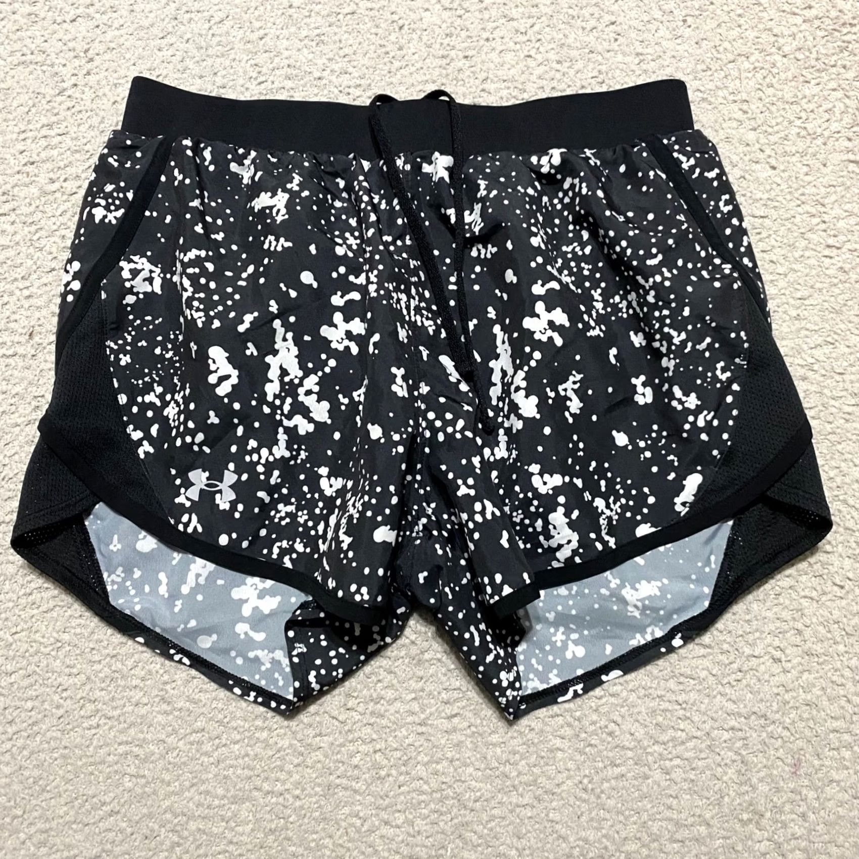 Under Armour Under Armour Womens Short Geometric Heatgear Lined Black 3 in Inseam S XS? Size 26" / US 2 / IT 38 - 2 Thumbnail