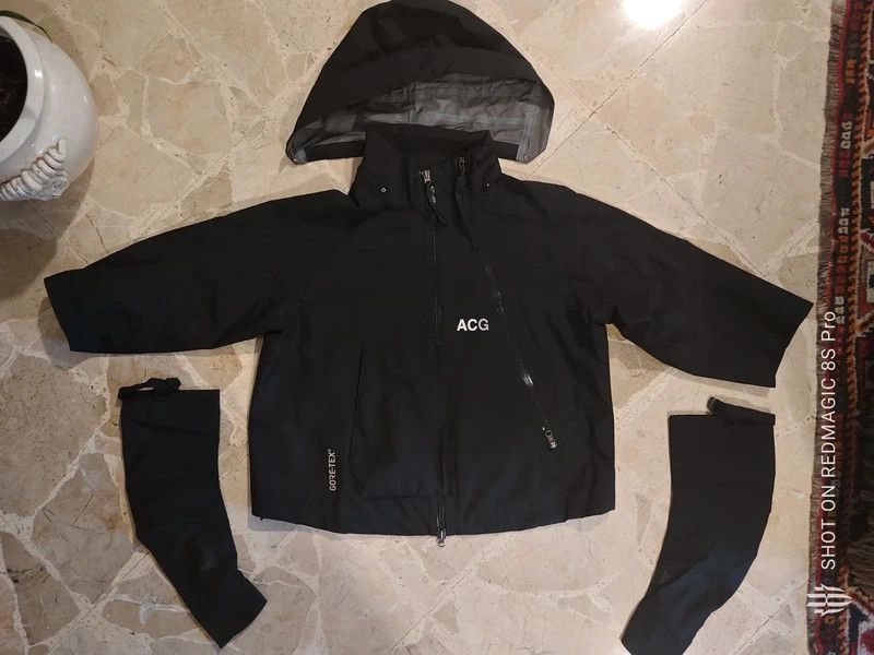 NIkelab ACG Deploy jacket (women version) size L