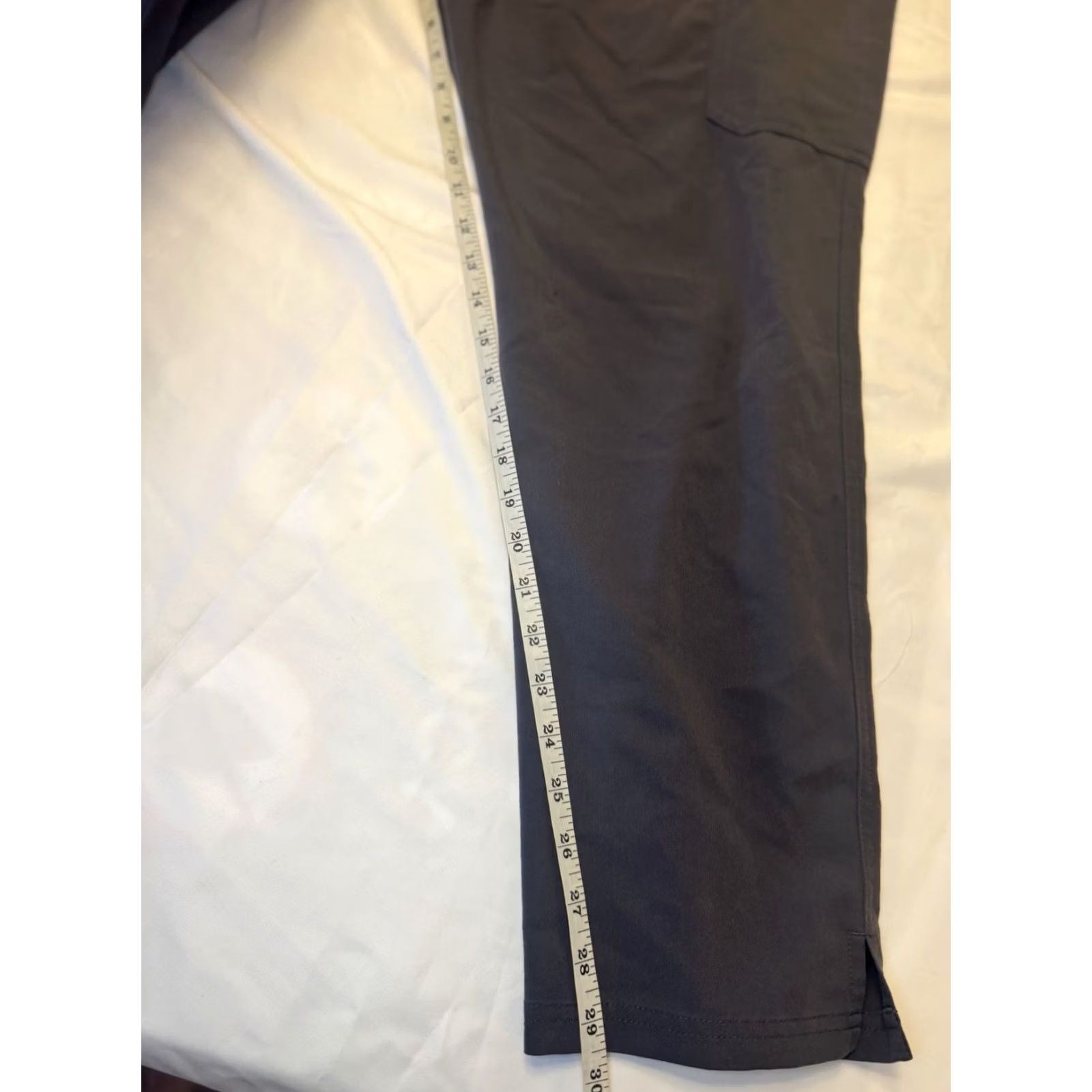 Vintage FIGS Technical Collection Scrub Pants Cargo Bottoms Women 2XL Gray Polyester Spandex Medical Size US 39 - 7 Thumbnail