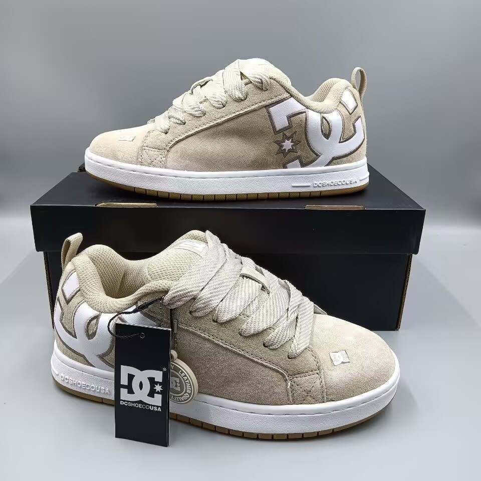 DC dc graffik skater shoes Size US 8 / EU 41 - 1 Thumbnail