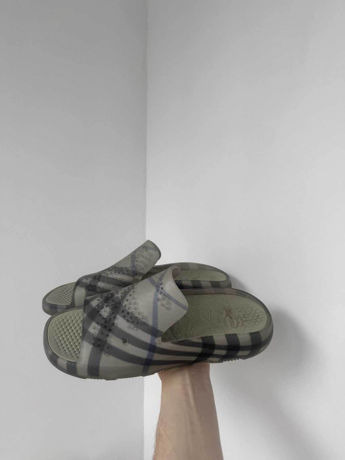 Burberry Burberry Stingray Slides Size US 10 / EU 43 - 12 Thumbnail